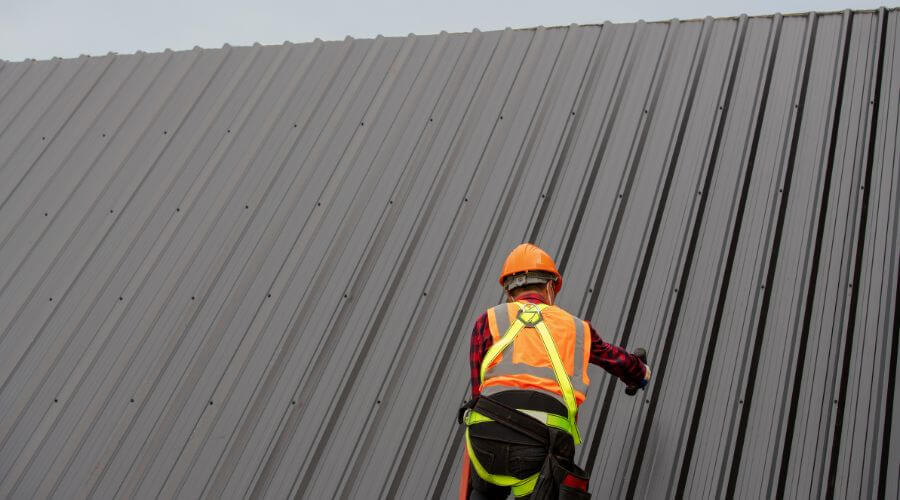Professional metal roof installation services in Pleasant Plains, IL